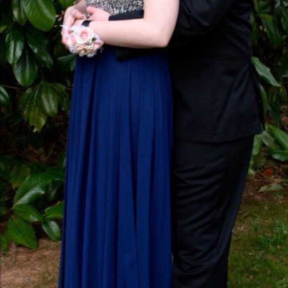 PROM DRESS RAVISHING SZ6 Formal Beaded Gown - Picture 3 of 6